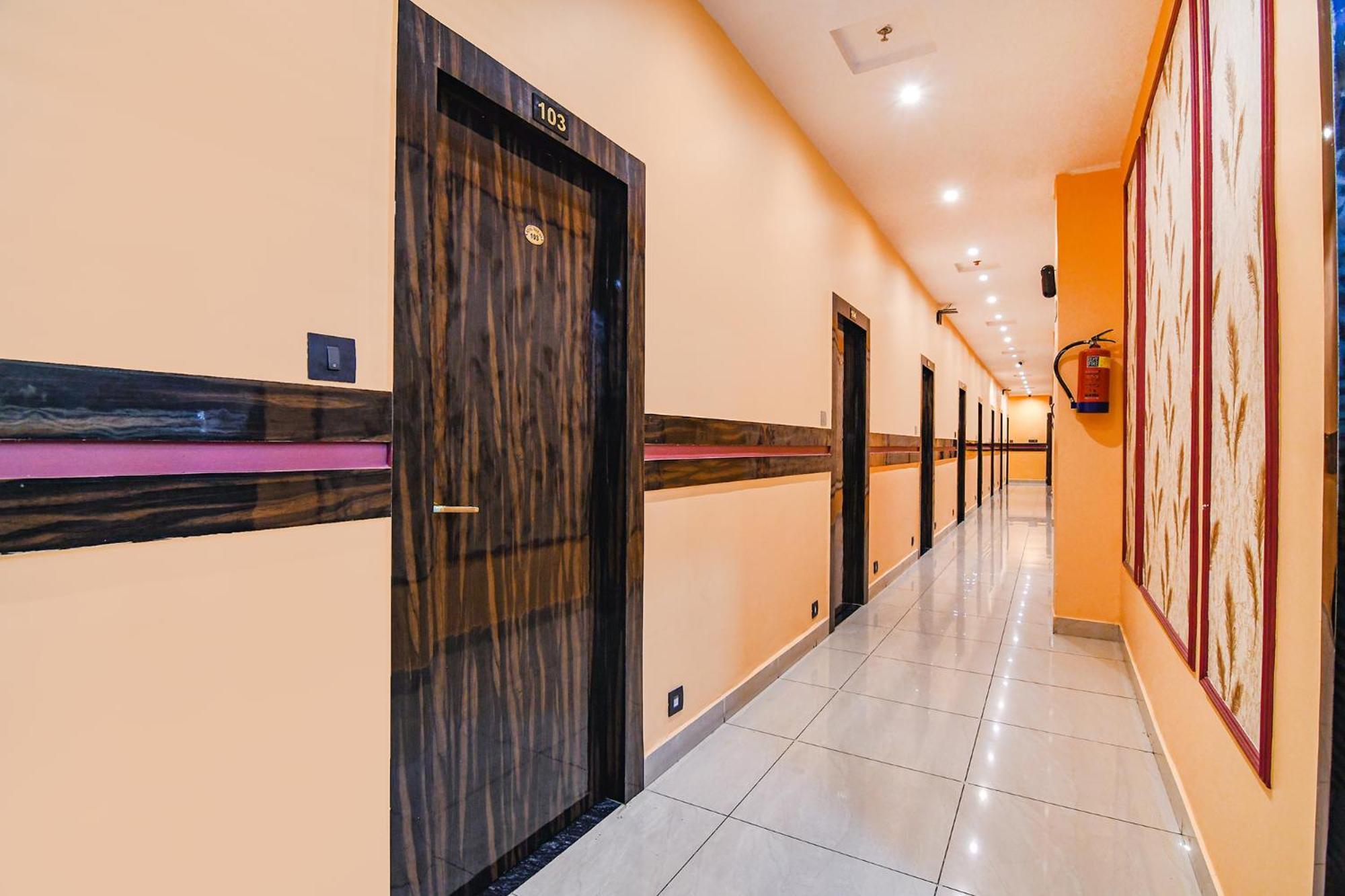 Fabhotel Royal Park Inn - Nr Eden Garden Stadium Колката Екстер'єр фото